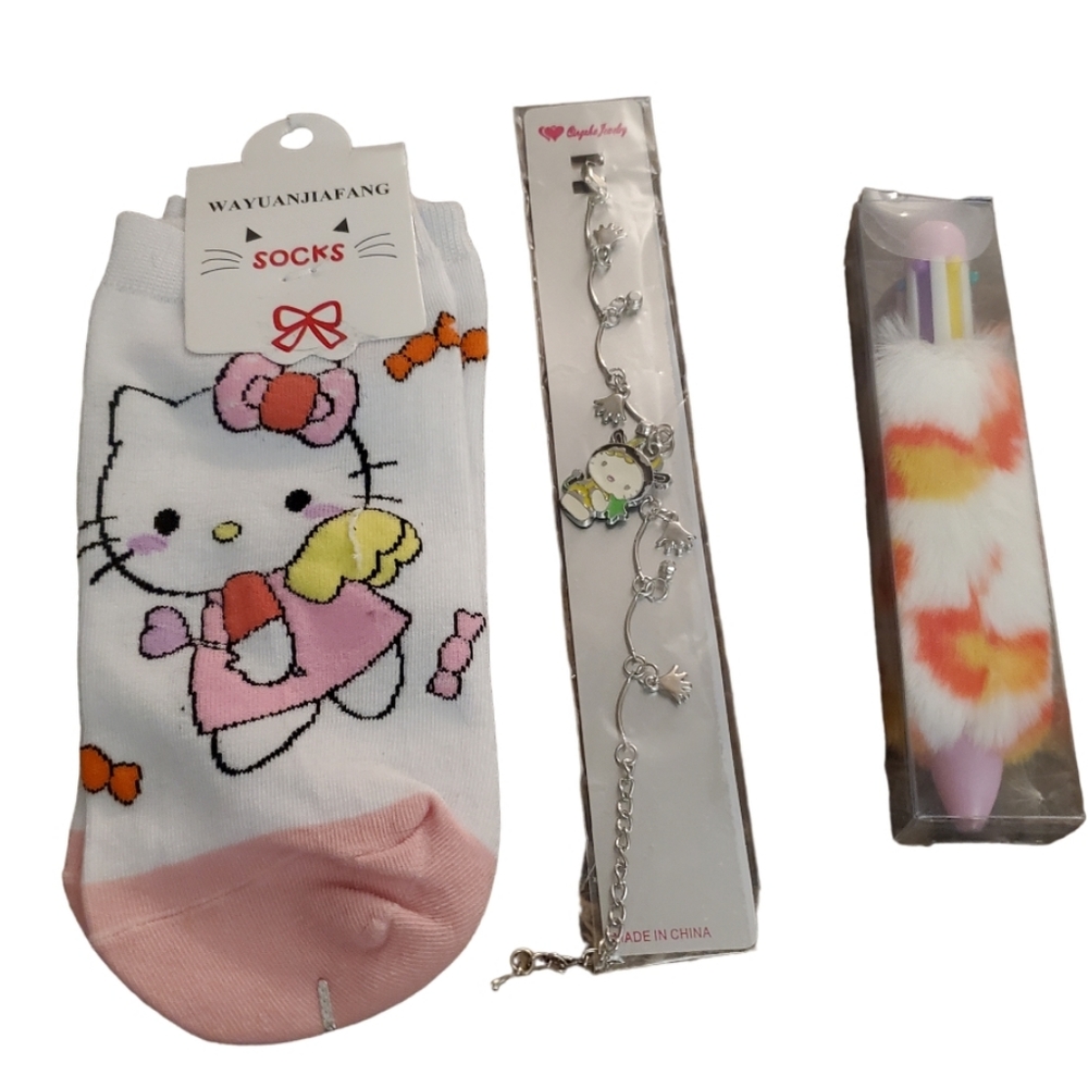 San Rio Hello Kitty bundle sock & fuzzy 6 color pen (no bracelet)